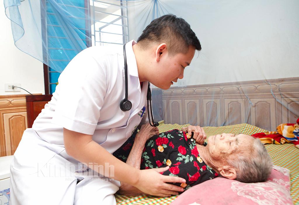 Tổ chức khám bệnh, cấp thuốc miễn phí nhân Ngày Thương binh, liệt sĩ