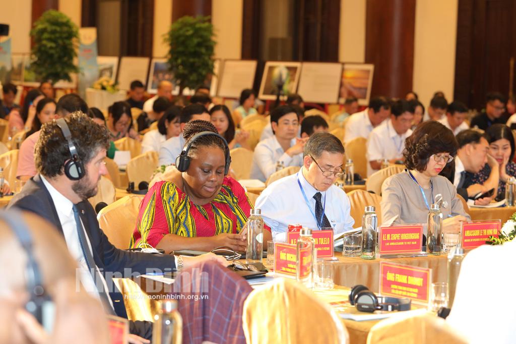 Nhiều kinh nghiệm hay được chia sẻ tại Hội nghị quốc tế về phát huy giá trị các danh hiệu UNESCO tại Ninh Bình