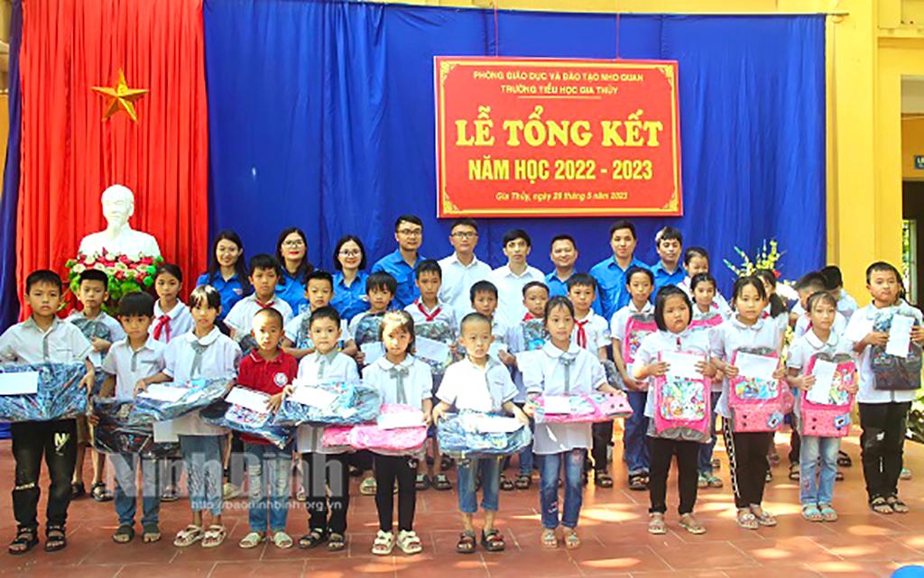 Đoàn thanh niên Bệnh viện Đa khoa Ninh Bình: Xung kích, đi đầu trong hoạt động thiện nguyện và chuyên môn