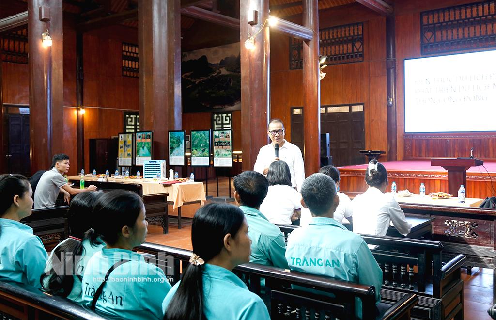 Bồi dưỡng kỹ năng giao tiếp, ứng xử văn minh du lịch tại Khu du lịch sinh thái Tràng An