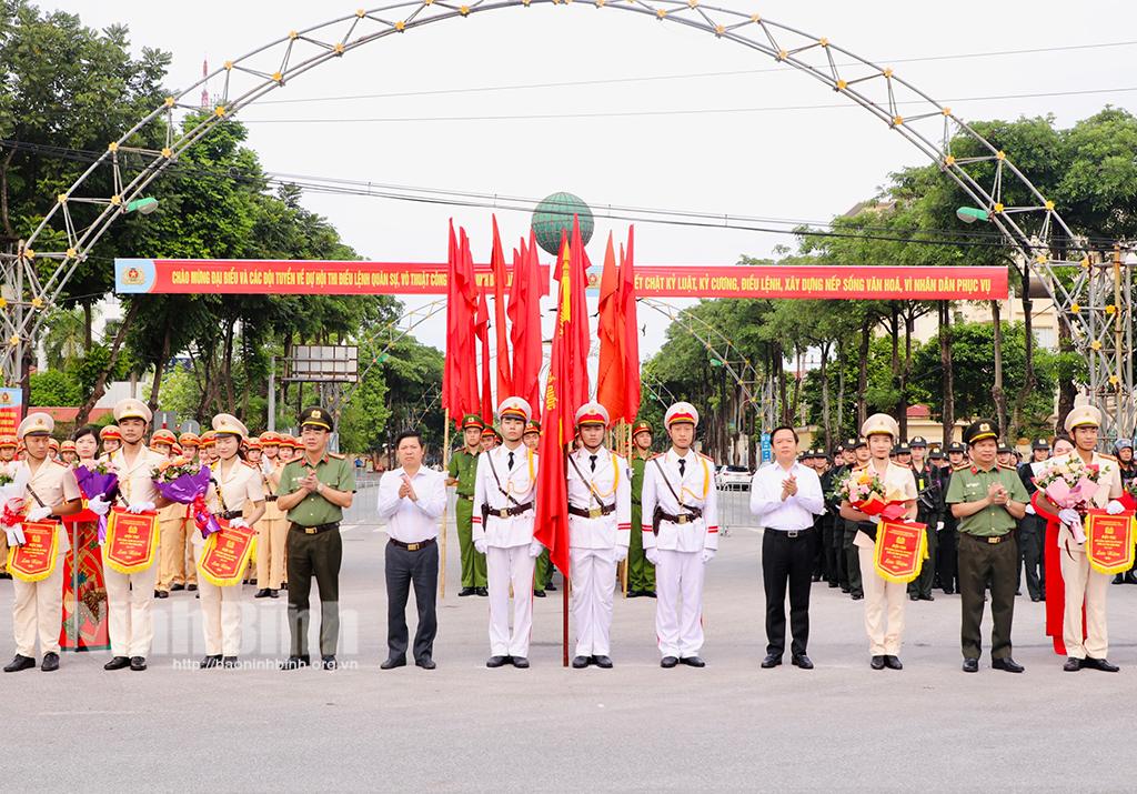 Khai mạc Hội thi điều lệnh, quân sự, võ thuật Công an tỉnh năm 2023