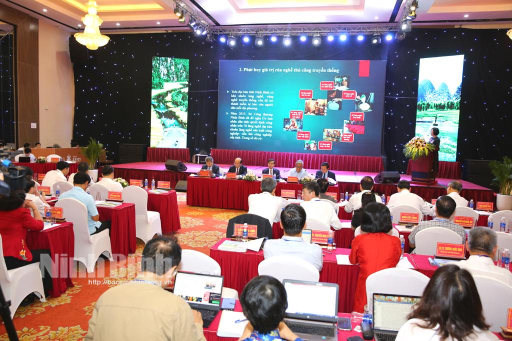 Hội thảo Khoa học "Định dạng bản sắc Ninh Bình gắn với xây dựng thương hiệu địa phương": Phiên thứ nhất phần báo cáo chung và báo cáo chuyên đề