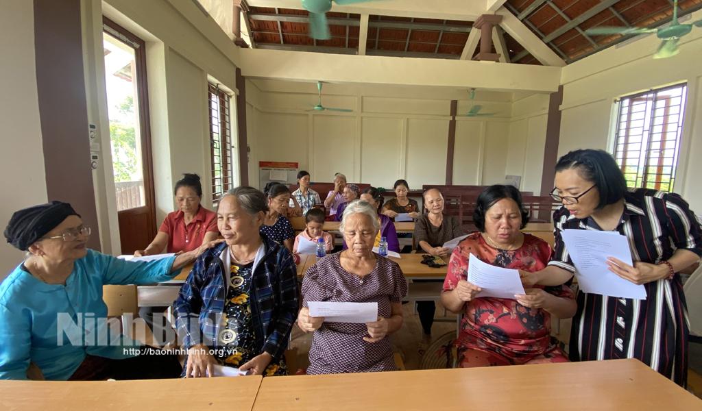 Cung cấp thông tin, kiến thức về chăm sóc sức khỏe người cao tuổi tại xã Kỳ Phú