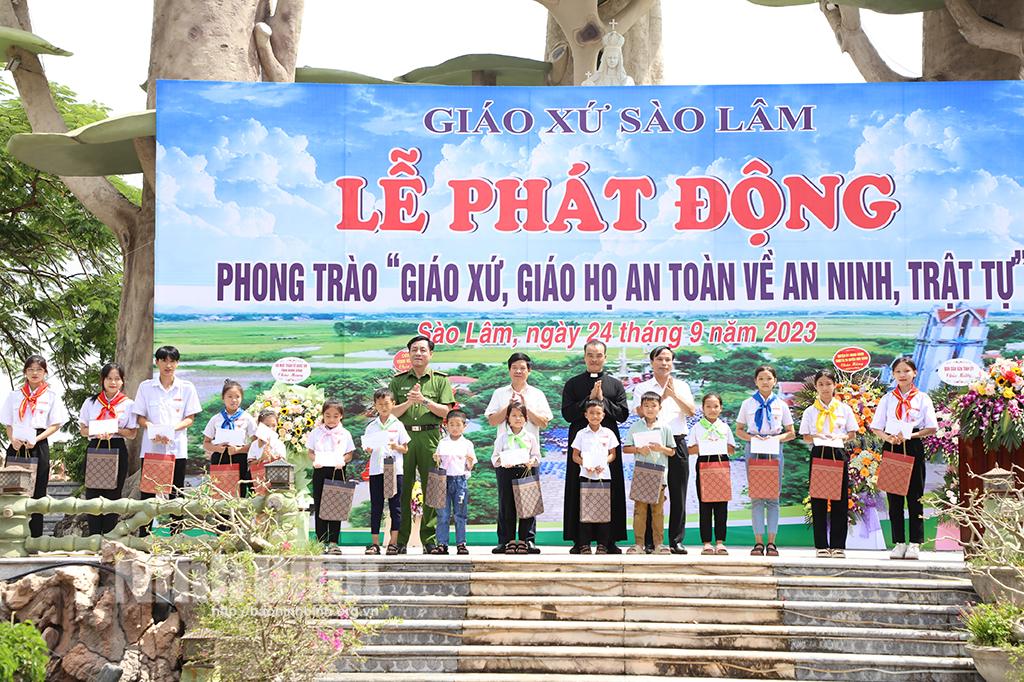 Phát động phong trào "Giáo xứ, giáo họ an toàn về an ninh trật tự"
