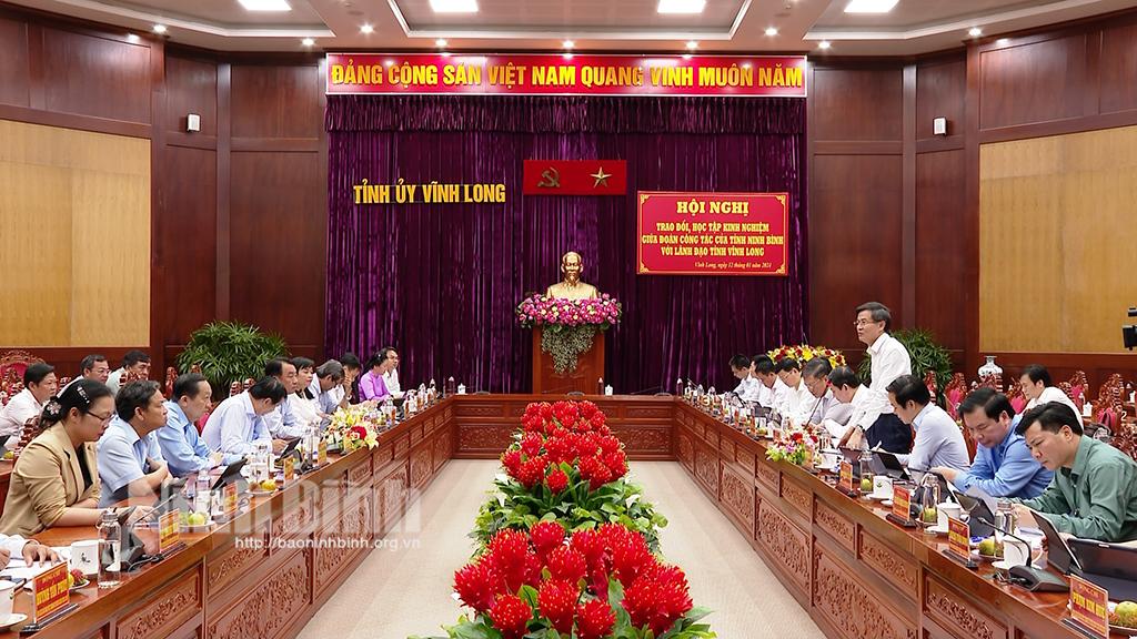 Đoàn công tác của tỉnh làm việc tại Vĩnh Long