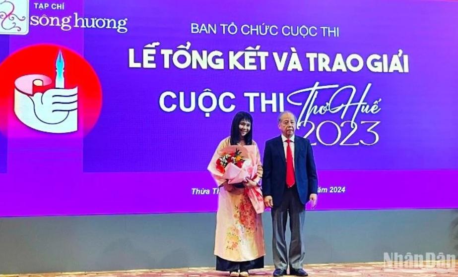 Trao giải Cuộc thi "Thơ Huế 2023" và phát động Cuộc thi "Truyện ngắn Sông Hương 2024"