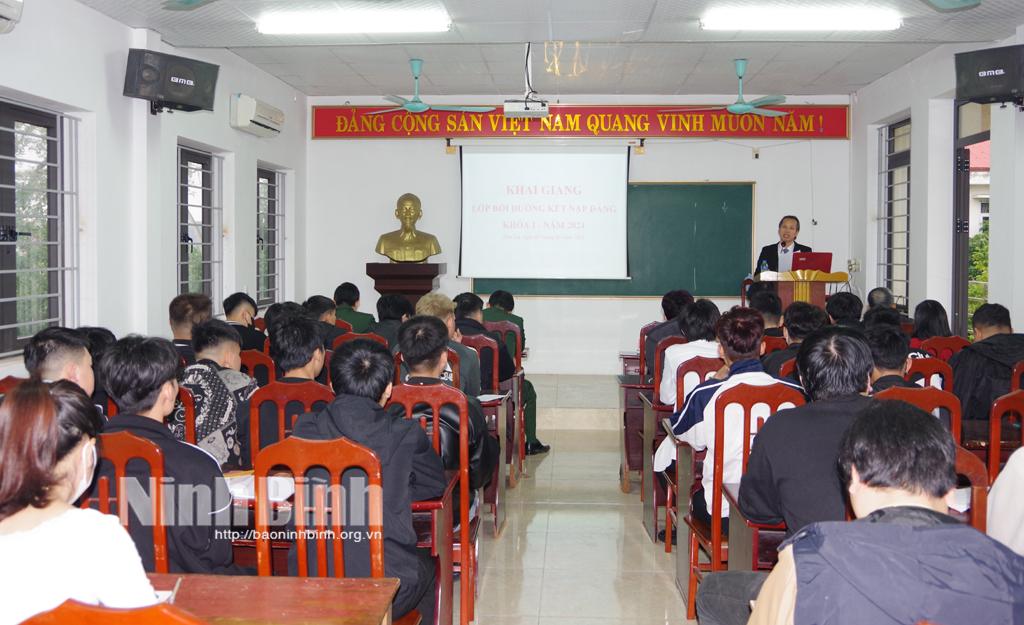 Hoa Lư tổ chức lớp bồi dưỡng kết nạp Đảng cho thanh niên chuẩn bị nhập ngũ năm 2024