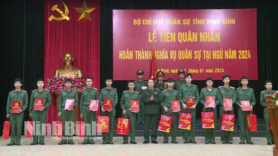 Bộ CHQS tỉnh tiễn quân nhân hoàn thành nghĩa vụ quân sự tại ngũ năm 2024