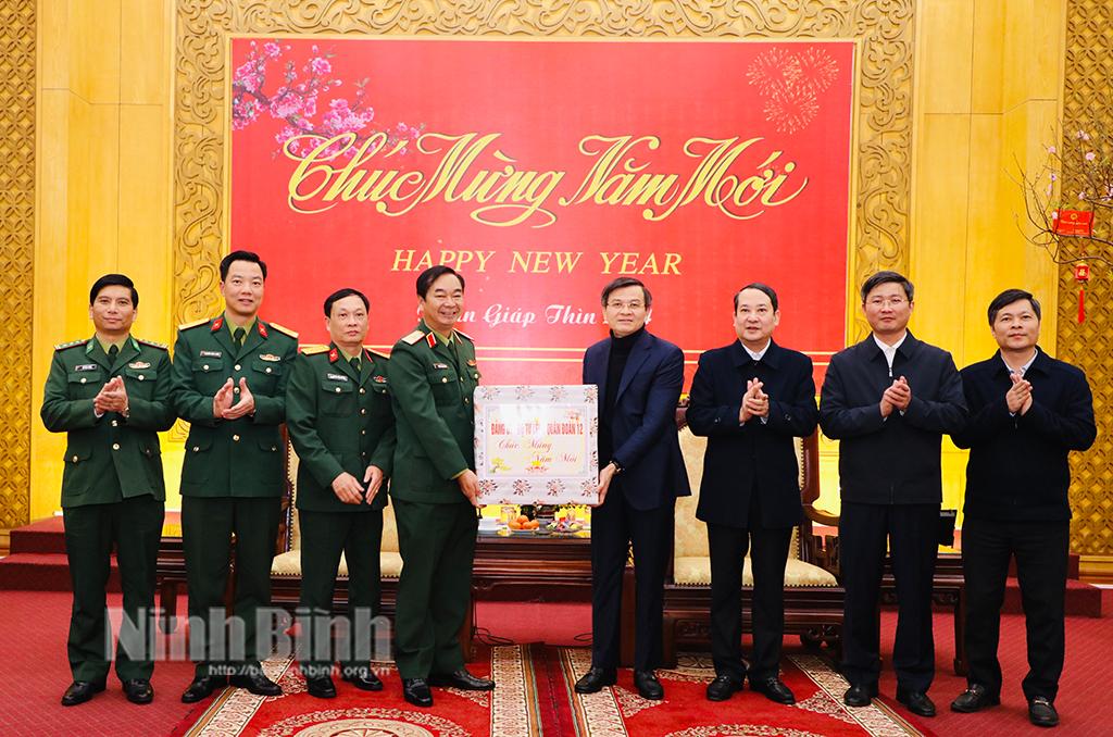 Đảng ủy, Bộ Tư lệnh Quân đoàn 12 chúc Tết tỉnh Ninh Bình
