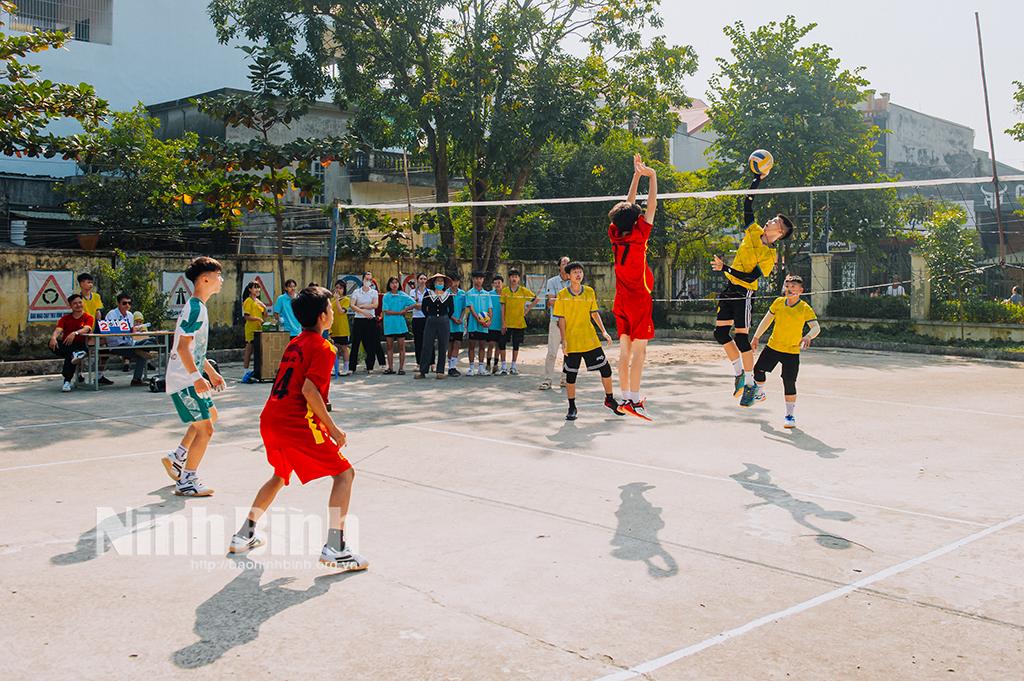 Khai mạc Hội thi TDTT học sinh Tiểu học, THCS huyện Hoa Lư năm 2024