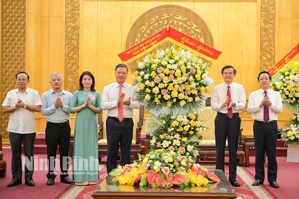 Thường trực Tỉnh ủy tổ chức gặp mặt các cơ quan chuyên trách tham mưu, giúp việc Tỉnh ủy