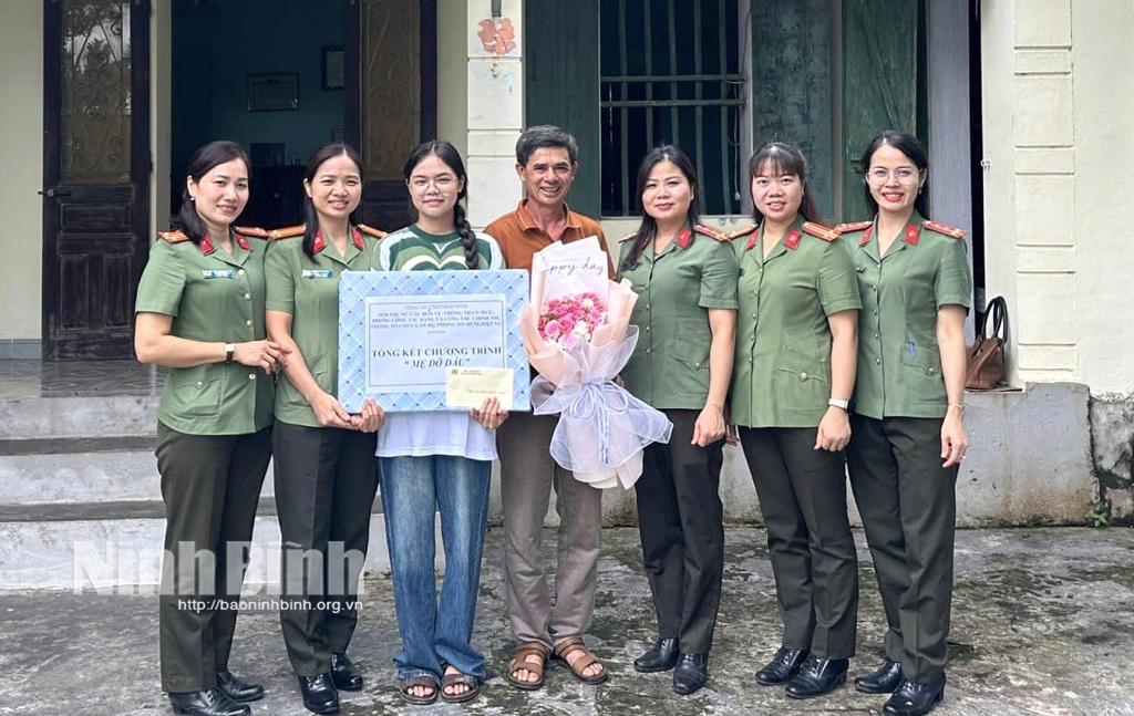 Những người mẹ "áo xanh"