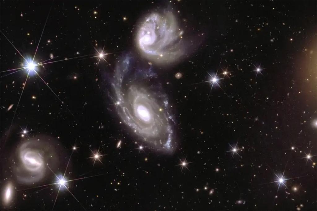 Kính viễn vọng Euclid của ESA công bố những bức ảnh đầu tiên về bản đồ vũ trụ