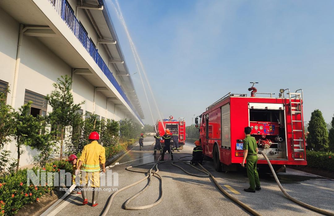 Tuyên truyền, trải nghiệm và thực tập phương án chữa cháy và cứu nạn, cứu hộ cho công nhân