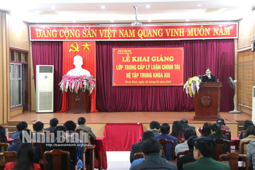 Khai giảng Lớp Trung cấp lý luận chính trị hệ tập trung khóa XIII