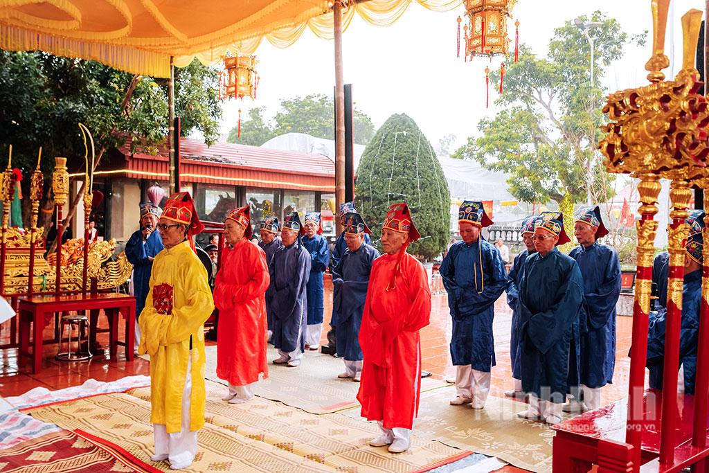 Hội làng: Nơi nuôi dưỡng hồn cốt văn hóa Việt