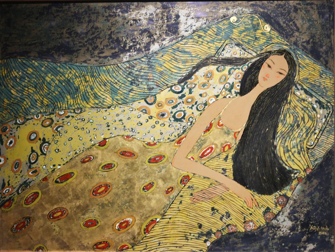 Loạt tranh đa chất liệu tại triển lãm "Nhiệt"