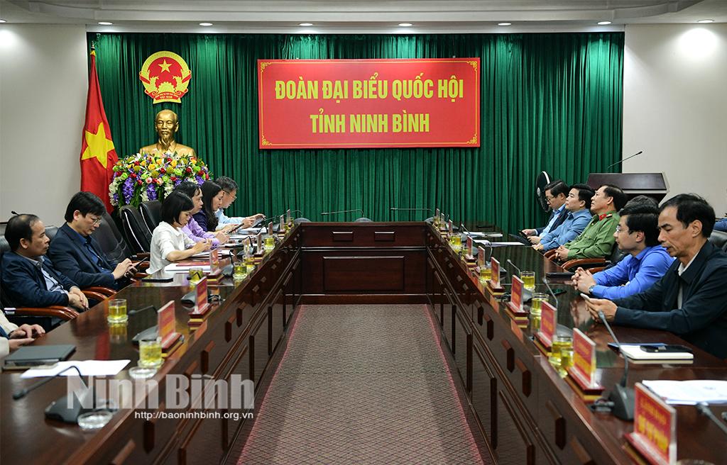 Ủy ban Thường vụ Quốc hội chất vấn nhóm vấn đề thuộc lĩnh vực ngoại giao