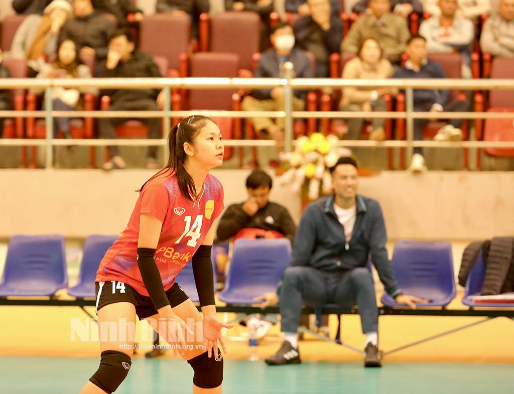 Giải Bóng chuyền Cúp Hoa Lư-Bình Điền: Ngoại binh Thái Lan Warisara Seetaloed và màn ra mắt ấn tượng