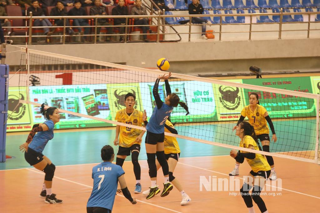 Nữ LPBank Ninh Bình: Gian nan hành trình bảo vệ ngôi vương