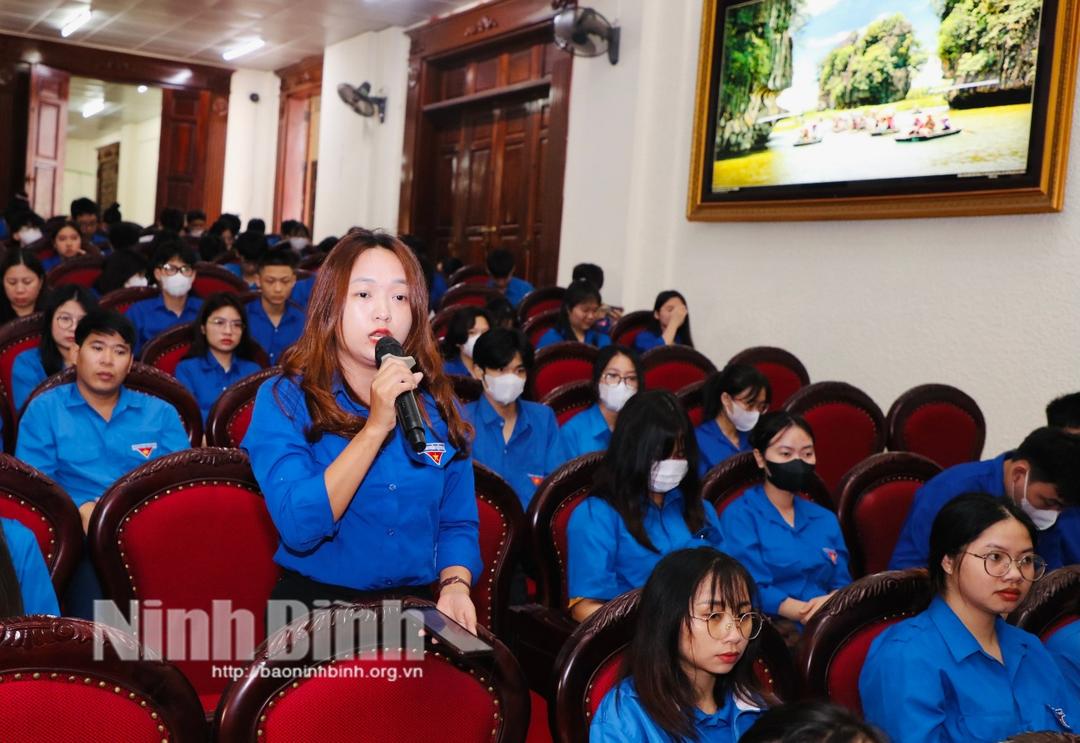 Thường trực Huyện ủy Hoa Lư đối thoại với cán bộ, đoàn viên thanh niên