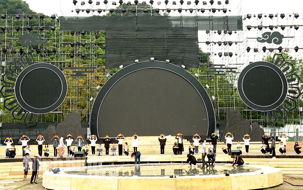 Sẵn sàng cho ngày khai hội