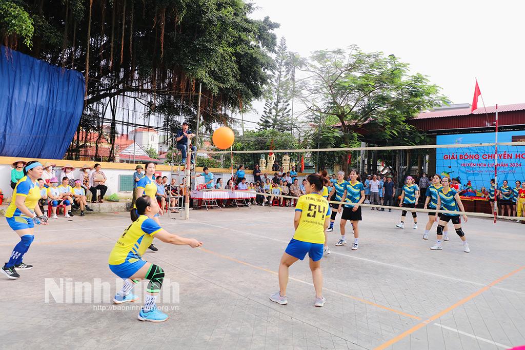 Khai mạc Giải bóng chuyền hơi nữ huyện Hoa Lư năm 2024