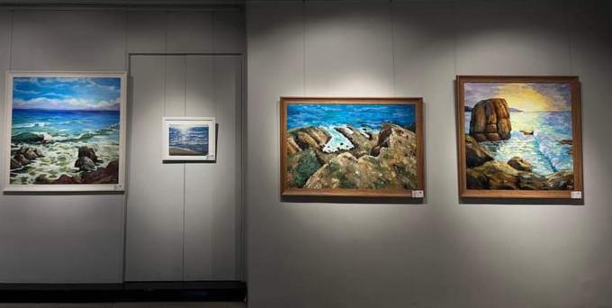 Triển lãm tranh thông điệp "tích lũy khoảnh khắc"