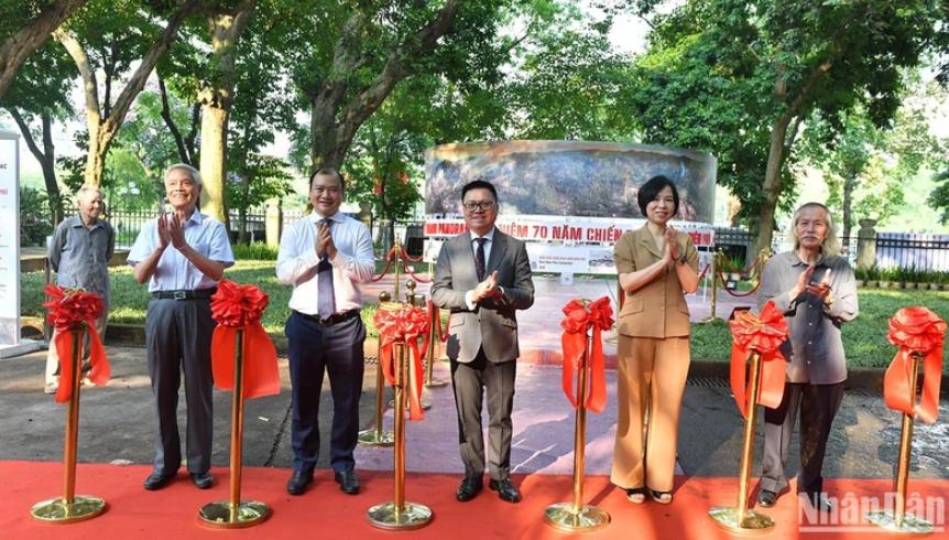 Khai mạc Triển lãm tương tác tranh panorama kỷ niệm 70 năm Chiến thắng Điện Biên Phủ