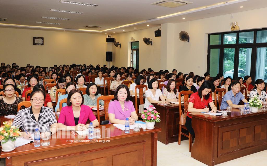 Bồi dưỡng nghiệp vụ công tác Hội cho Chủ tịch Hội liên hiệp Phụ nữ cơ sở