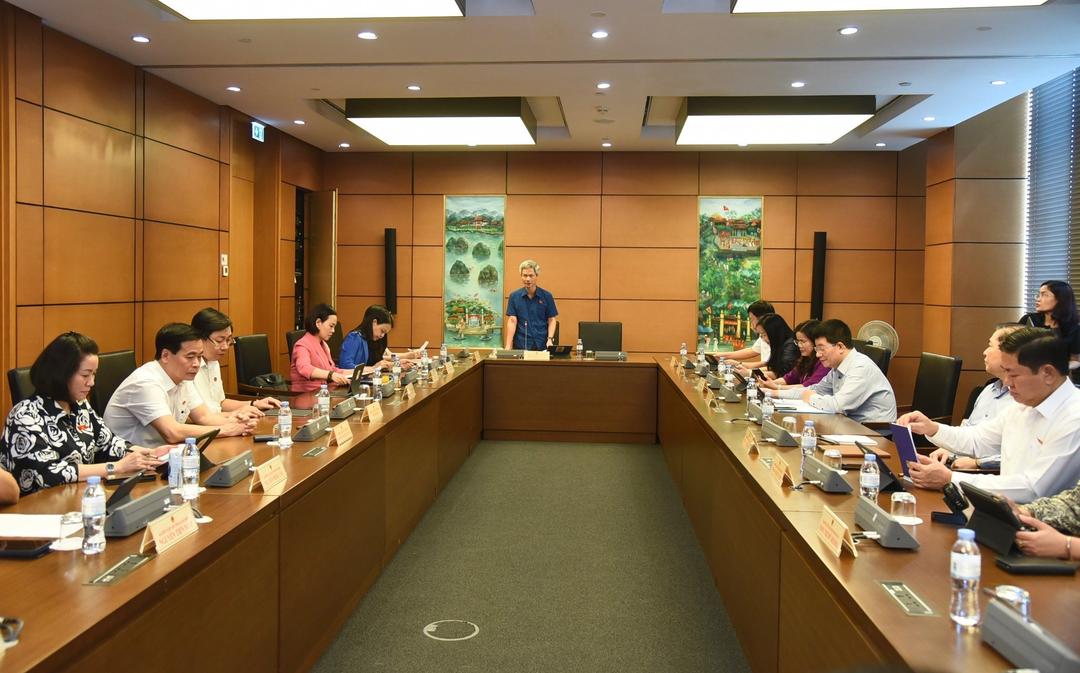 Kỳ họp thứ 7, Quốc hội khóa XV: Thảo luận tại Tổ về một số dự án Luật