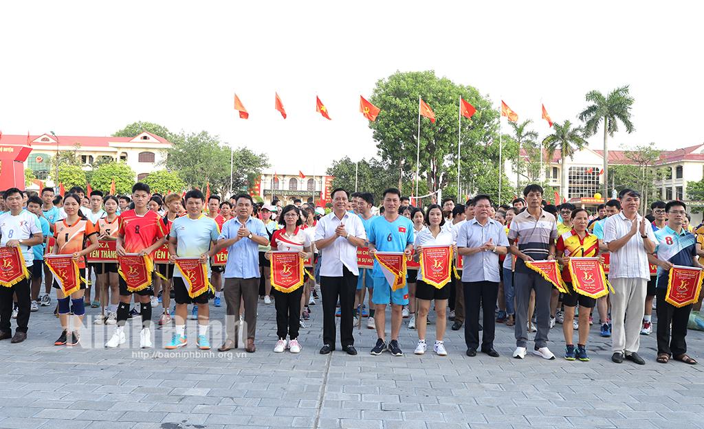 Khai mạc Giải Bóng chuyền hơi huyện Yên Mô năm 2024