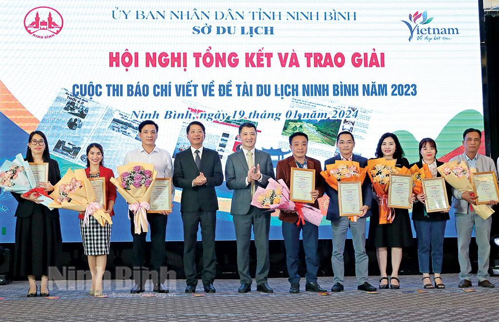 Phát huy vai trò chủ động, tích cực của nhà báo trong tuyên truyền nhiệm vụ chính trị của địa phương