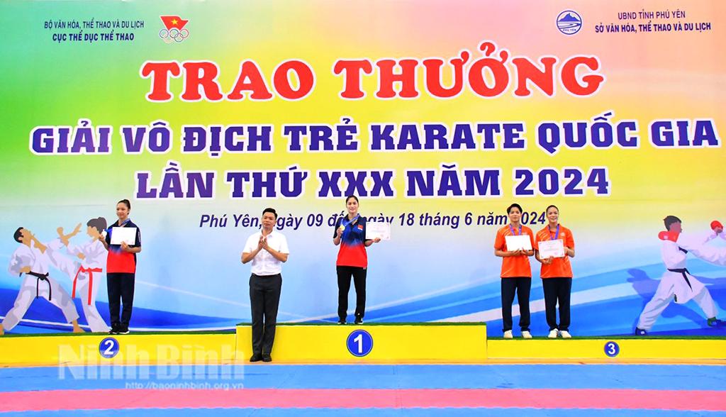Các võ sỹ Ninh Bình giành 8 huy chương tại Giải vô địch trẻ Karate quốc gia năm 2024