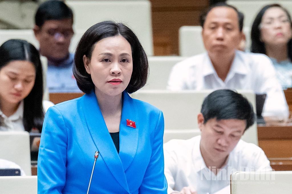 Kỳ họp thứ 7, Quốc hội khóa XV: Đại biểu Quốc hội tỉnh thảo luận ở hội trường về dự án Luật Di sản văn hóa (sửa đổi)