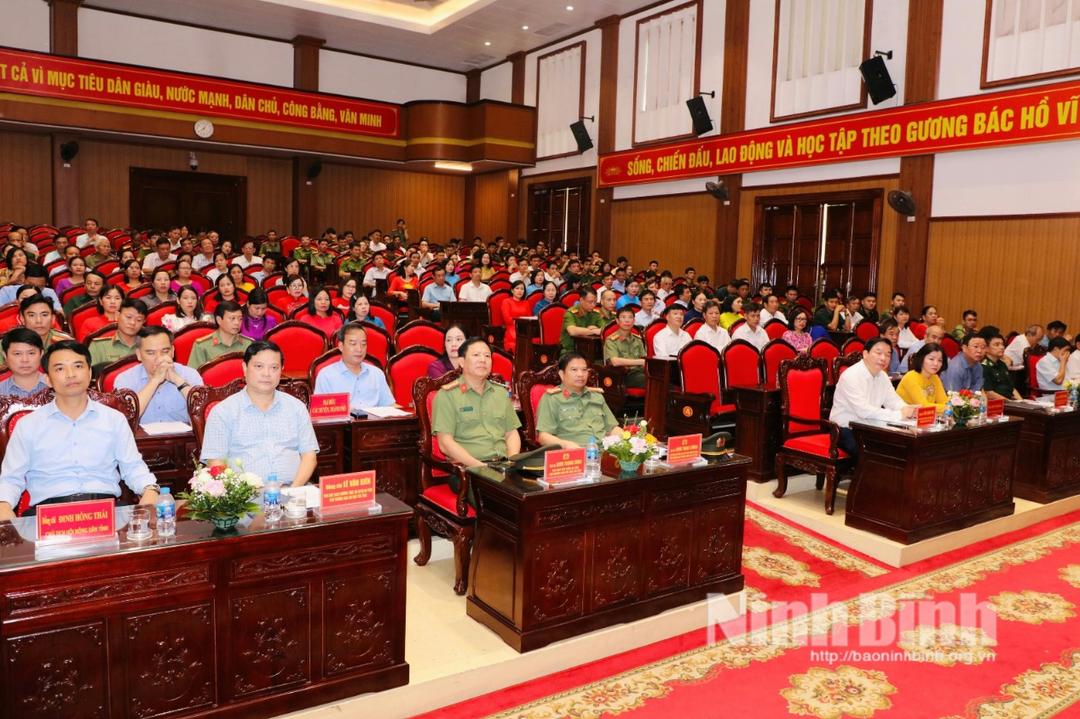 Biểu dương điển hình tiên tiến trong phong trào Toàn dân bảo vệ an ninh Tổ quốc giai đoạn 2019-2024