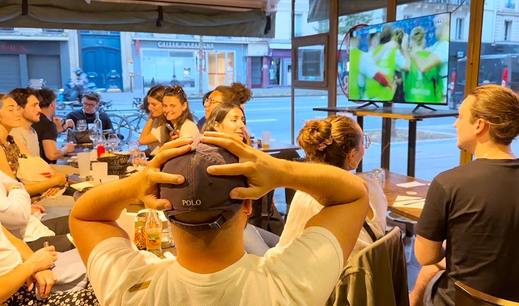 EURO 2024: Cổ động viên Pháp ngậm ngùi sau thất bại của đội nhà