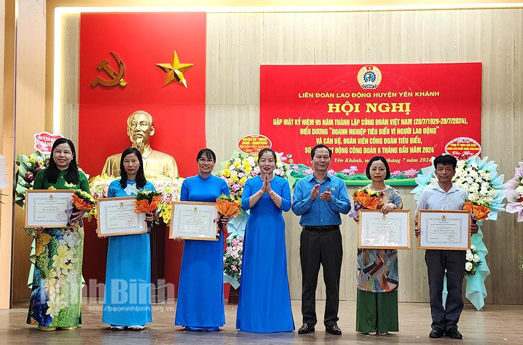 Liên đoàn Lao động huyện Yên Khánh gặp mặt kỷ niệm 95 năm Ngày thành lập Công đoàn Việt Nam