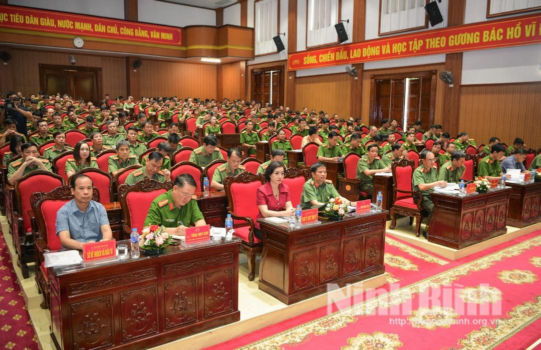 Đảng ủy, Ban Giám đốc Công an tỉnh đối thoại với lực lượng Công an xã, phường, thị trấn