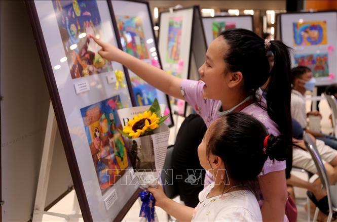 Ngày Dân số thế giới 11/7: Thách thức từ mức sinh giảm của Việt Nam