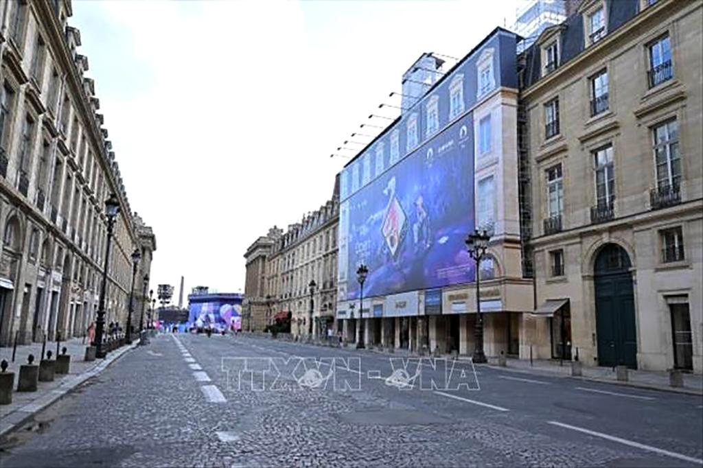 Hai biểu tượng của Paris tạo dấu ấn cho lễ khai mạc Paralympic 2024