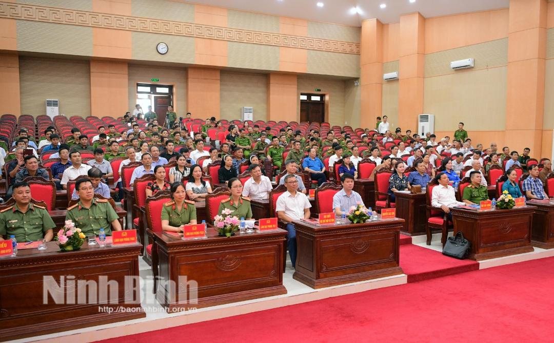 Kim Sơn: Sơ kết 1 năm thực hiện mô hình "Xứ, họ đạo bình yên-Chùa tinh tiến về ANTT" gắn với phong trào "Hiến giác mạc vì mục đích nhân đạo"