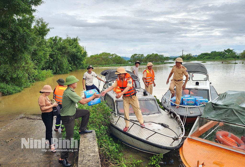 Công an Ninh Bình khẩn trương thực hiện nhiệm vụ ứng phó với mưa, lũ