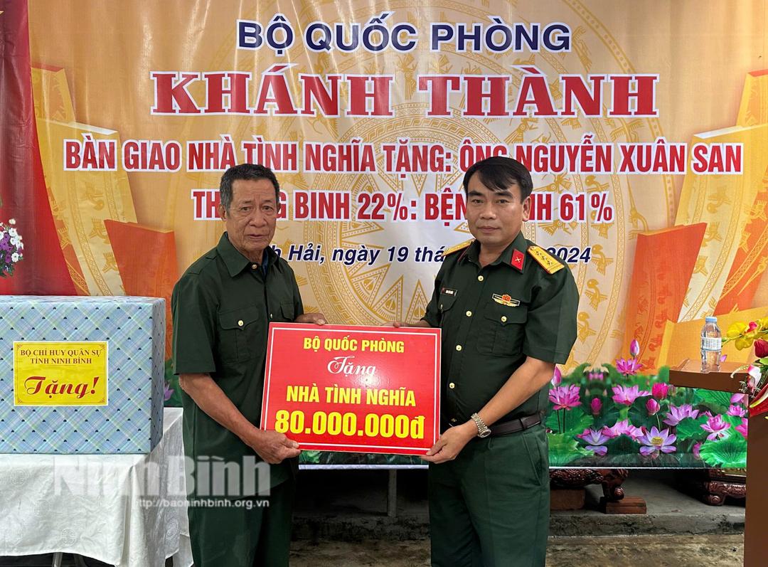 Khánh thành và bàn giao nhà tình nghĩa cho gia đình thương binh Nguyễn Xuân San