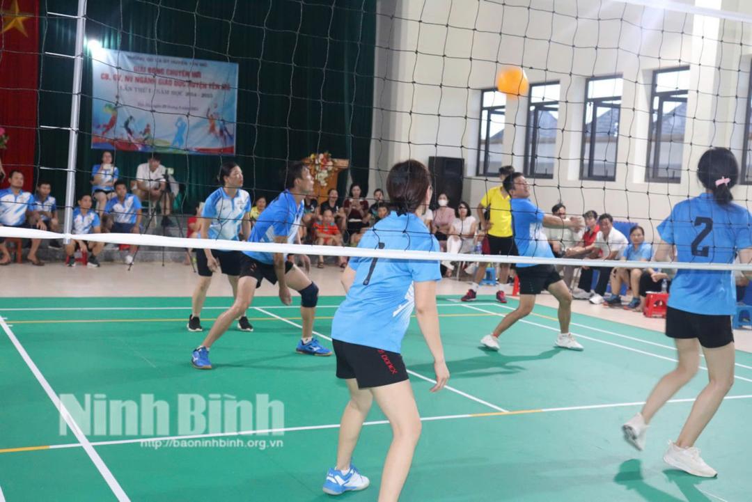 Chung kết Giải bóng chuyền hơi cán bộ, giáo viên ngành Giáo dục huyện Yên Mô