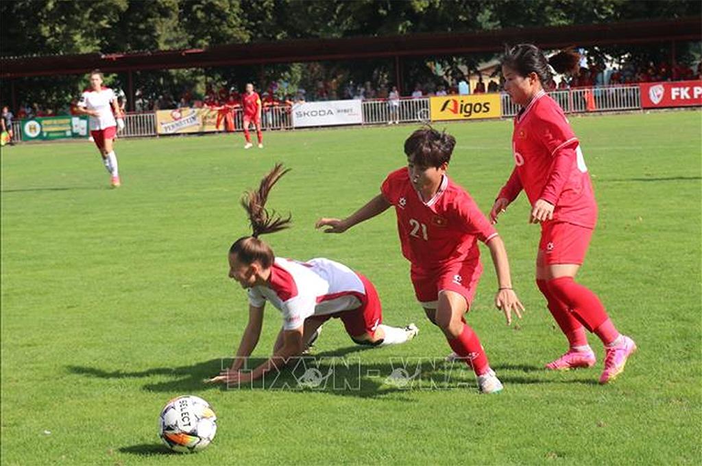 Đội tuyển bóng đá nữ Việt Nam thắng đậm tại CH Séc